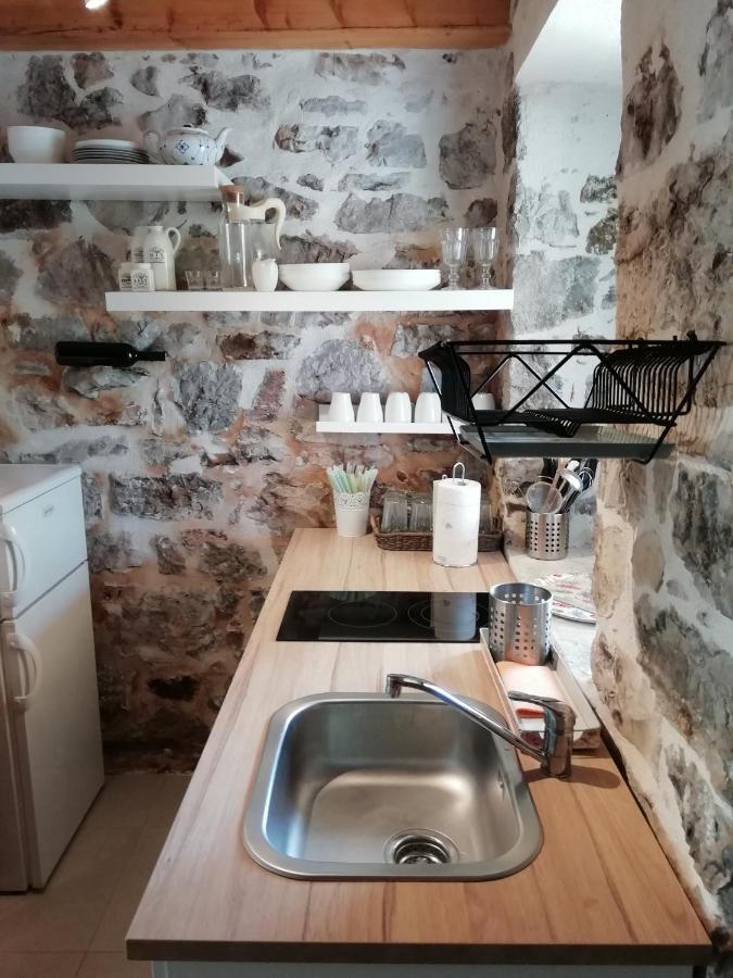 Krka Waterfalls Stonehouse Roko Лозовац Экстерьер фото